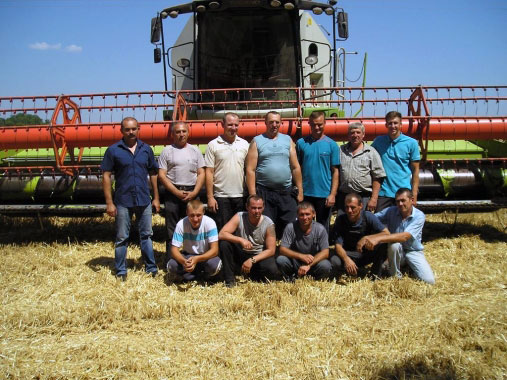 , На полях «АгроРосі»: про сучасні комбайни, погодні «сюрпризи», прогнози аграріїв і не тільки, Надросся Online