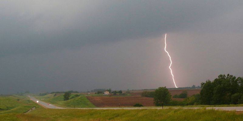 , Блискавка вбила трьох людей на Черкащині, Надросся Online