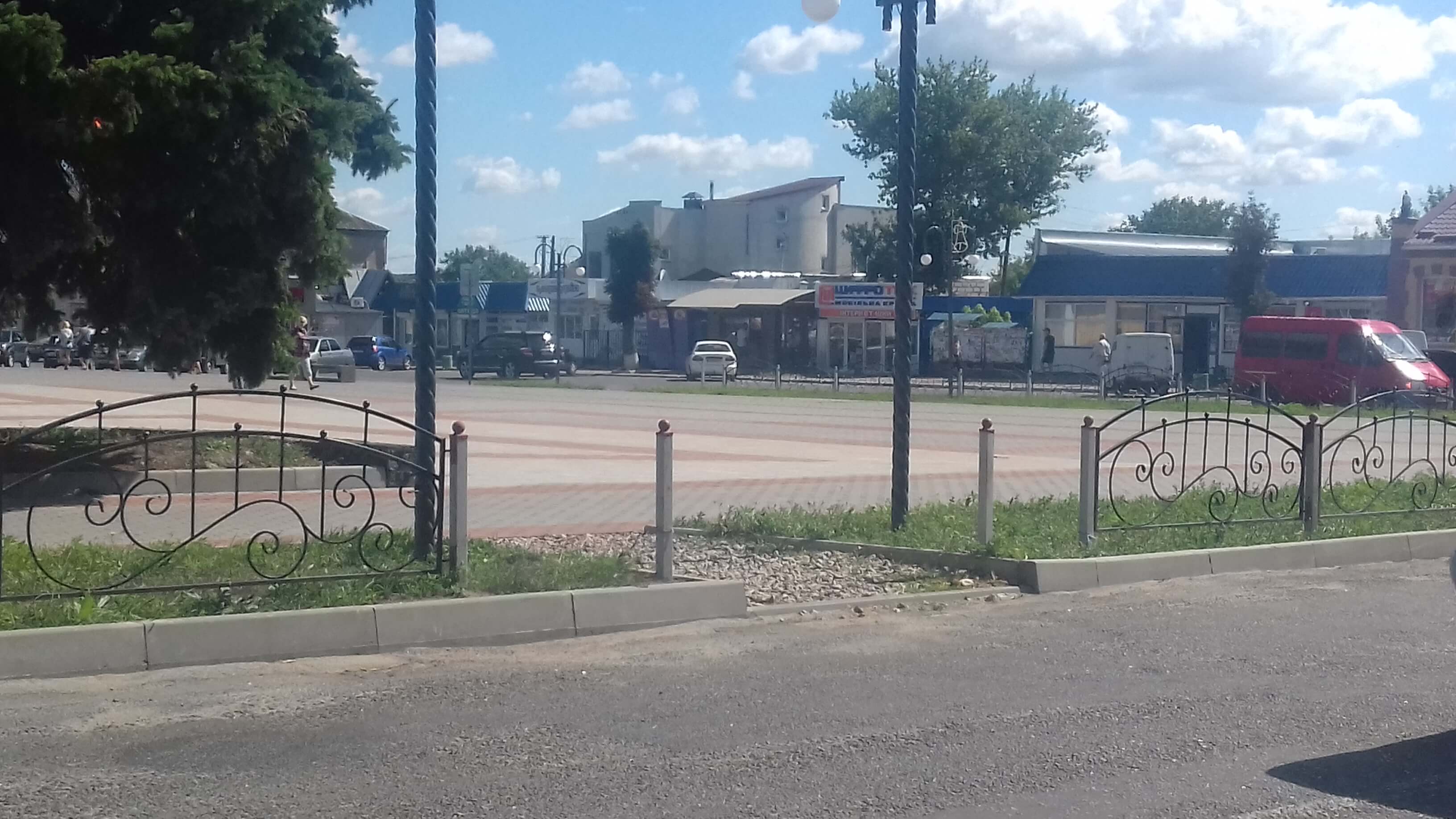 , Реконструкція центральної площі. Плюси і мінуси трансформації, Надросся Online