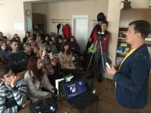 , Письменник Макс Кідрук розповів корсунцям, що таке технотрилер і чим Україна краща за Швецію, Надросся Online