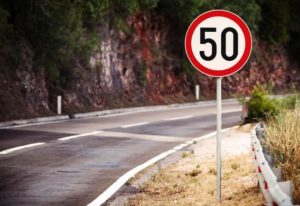 , Знижуємо швидкість: у населених пунктах &#8211; не більше 50 км/год, Надросся Online