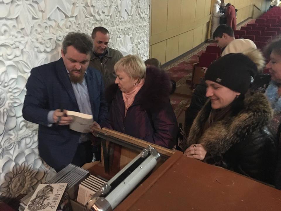 , Піаніст і поет Роман Коляда: &#8220;У Корсуні я вперше заспівав для глядачів&#8221;, Надросся Online