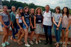 , Salut, la France!, Надросся Online