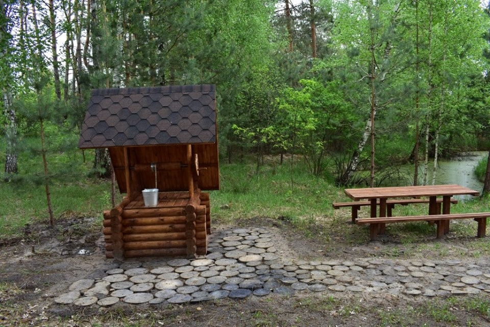 , Корсунські лісівники відновили криничку зі столітньою історією, Надросся Online