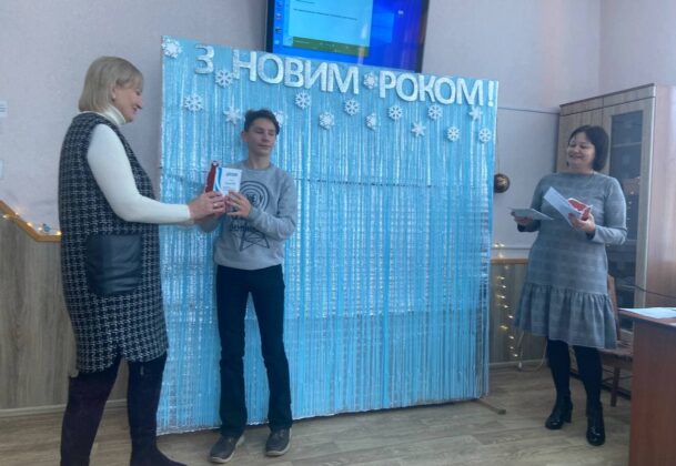 , У Корсунь-Шевченківській гімназії відзначили інтелектуальну еліту закладу, Надросся Online